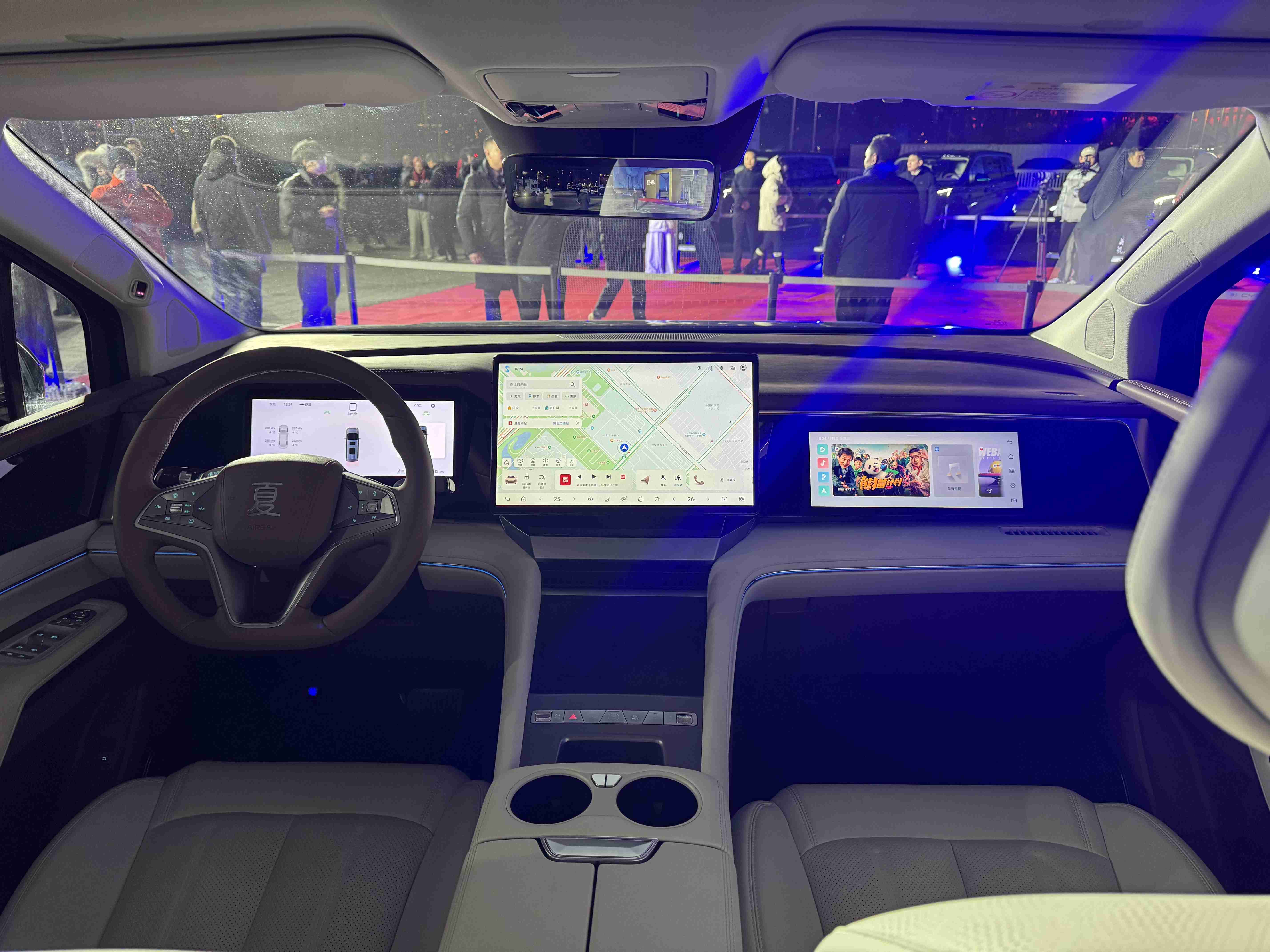 【回应】比亚迪App闪崩,厂家:预计是系统出问题;小鹏汽车:自营超充站突破1500座;问界汽车:第15万辆问界M9交付