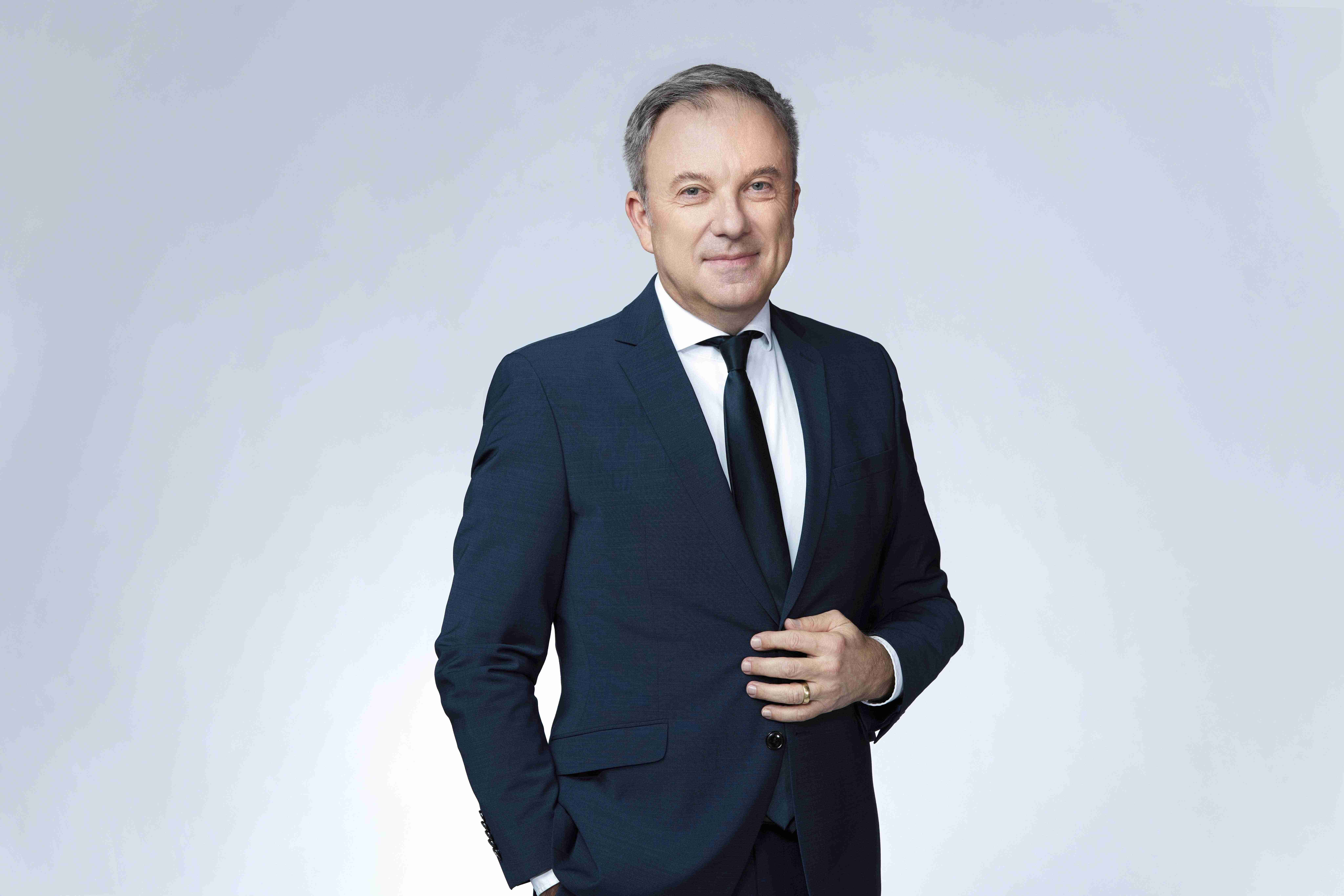 【回应】比亚迪App闪崩,厂家:预计是系统出问题;小鹏汽车:自营超充站突破1500座;问界汽车:第15万辆问界M9交付