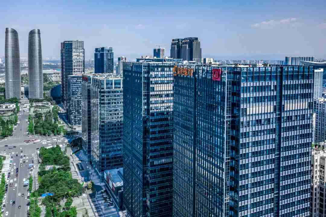 成都华微2024年预盈1.08-1.32亿元,同比减少57.57%-65.28%