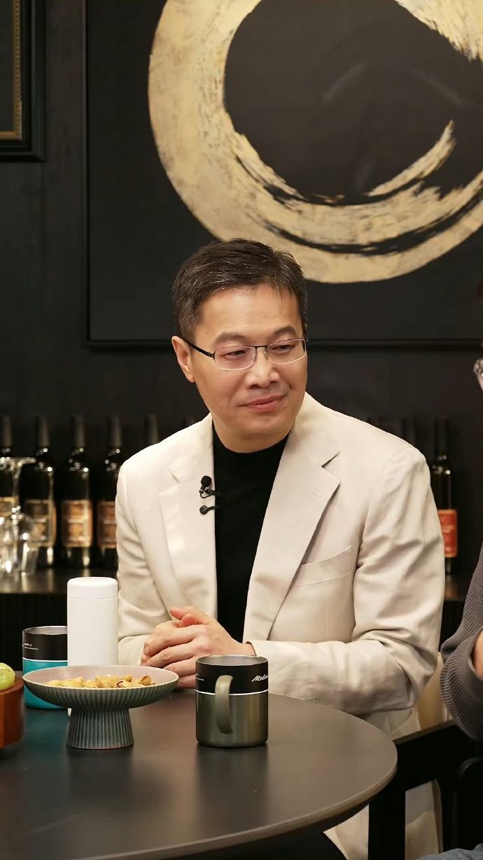 卢伟冰：小米将推出首款AI PC产品