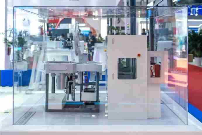 泓浒半导体携多款晶圆传输机器人亮相SEMICON CHINA 2025！