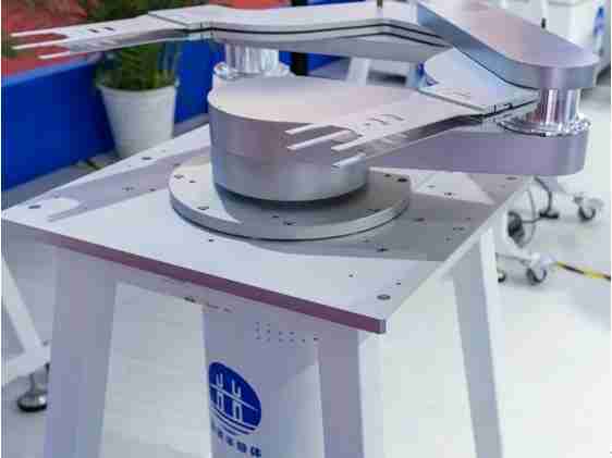 泓浒半导体携多款晶圆传输机器人亮相SEMICON CHINA 2025！