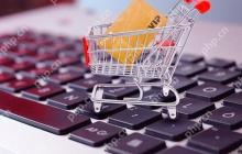 针对不同业务场景,如何灵活调整小程序部署策略？