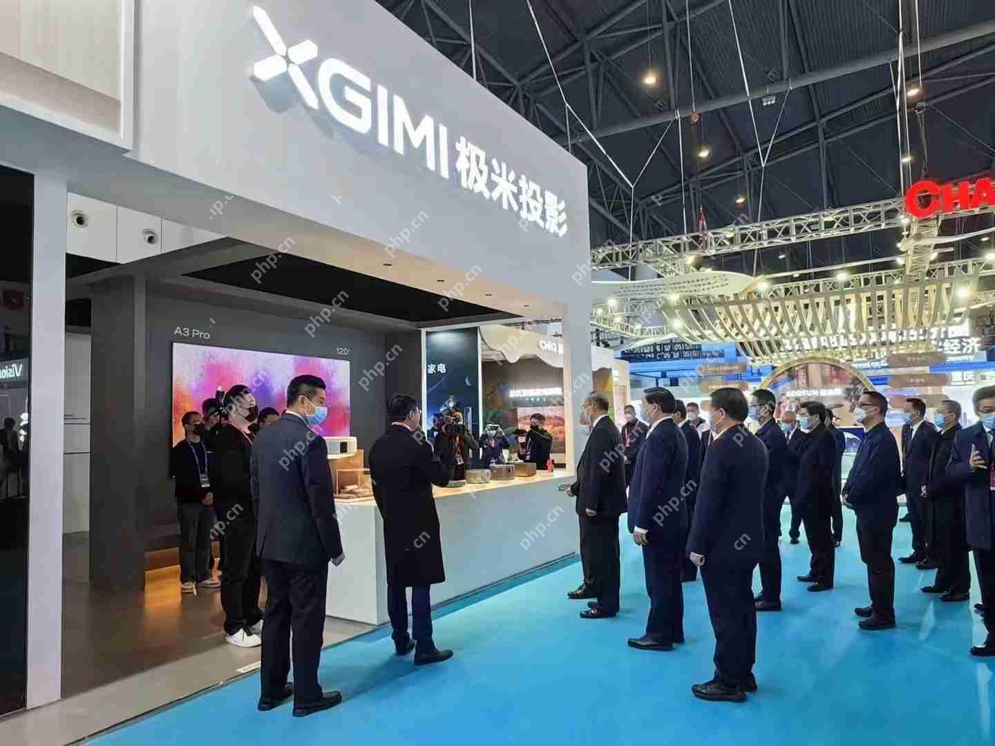 极米科技2024年营收34.05亿元，净利润同比微降0.3%