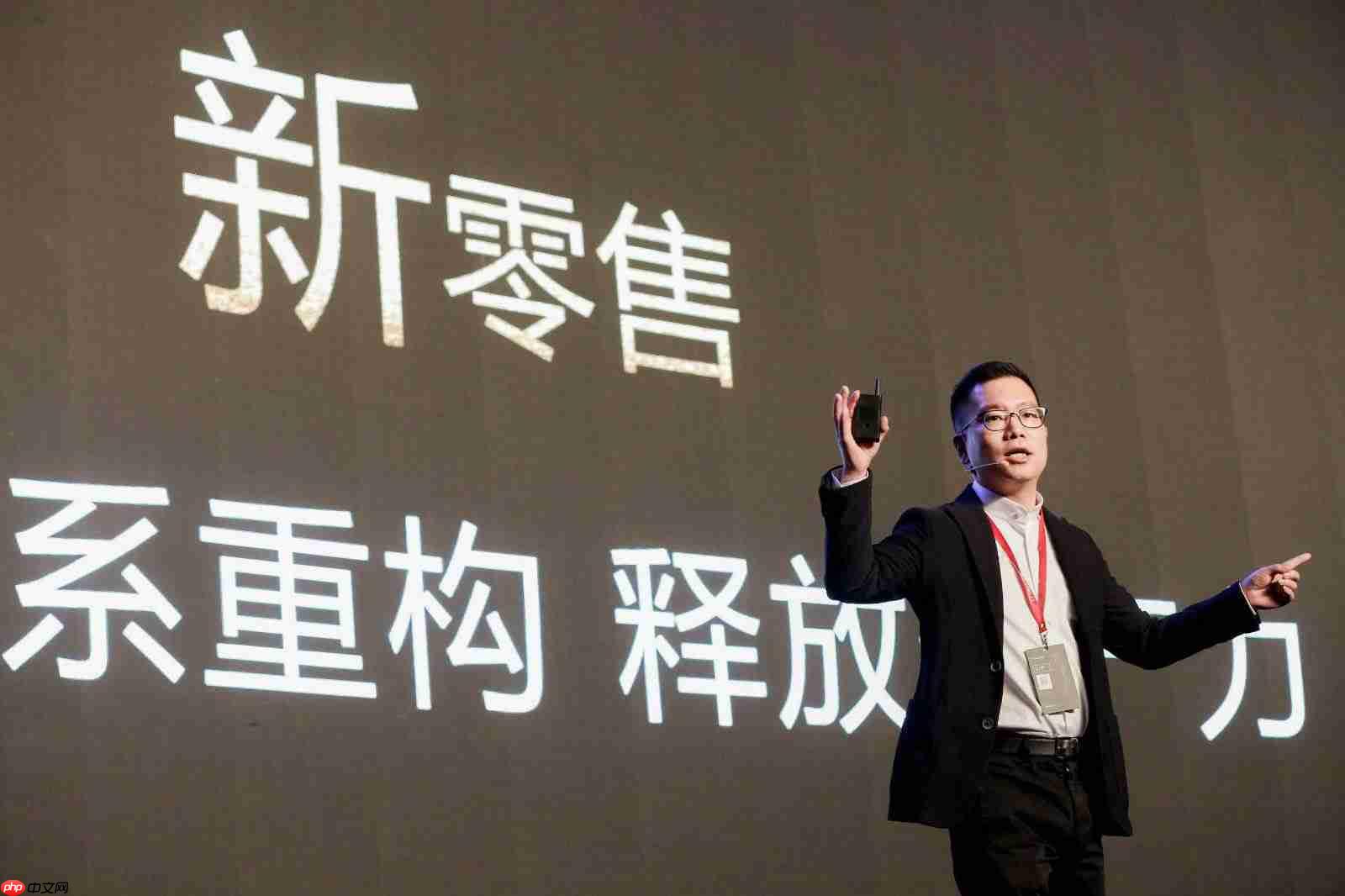 门店小程序怎么卖东西？他十分钟做了一个小程序，一周挣5万