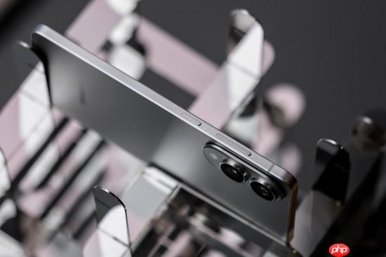 轻薄、高能三星 GalaxyS25 Edge 解锁夏季出行新姿势