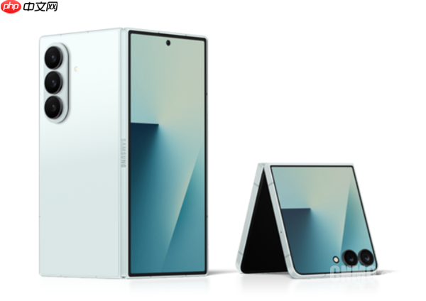 三星Z Flip7现已开启预订：可享免费升杯和配件折扣