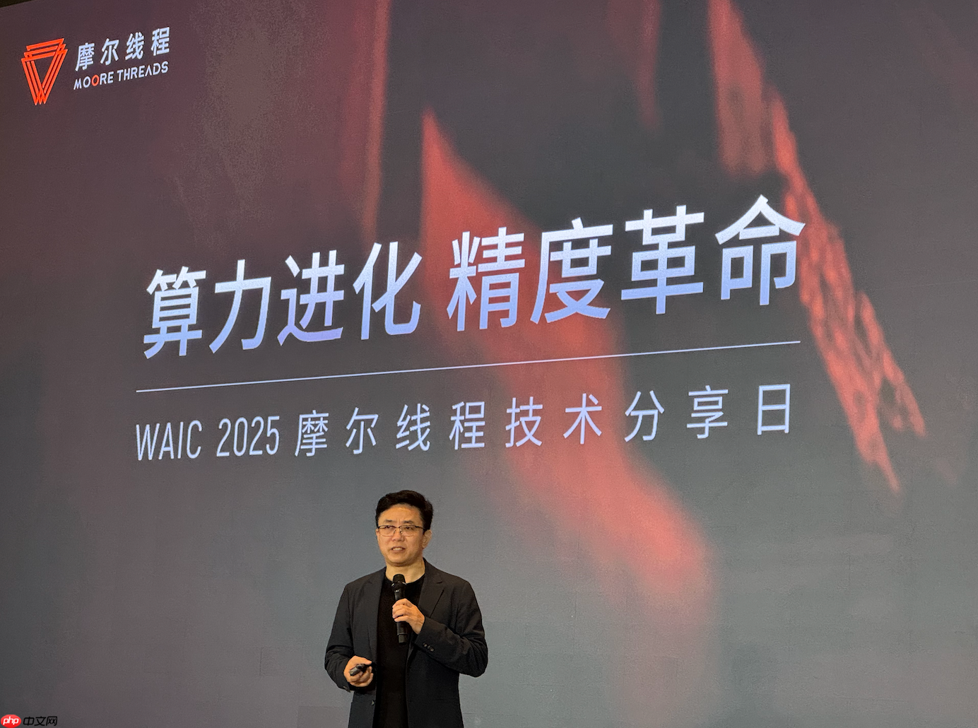 生产先进模型的「AI工厂」,有哪五大核心要素?