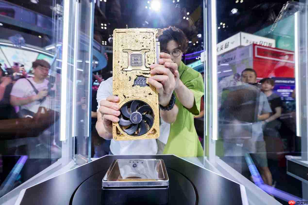 BW2025!华硕显卡信仰集结燃爆全场