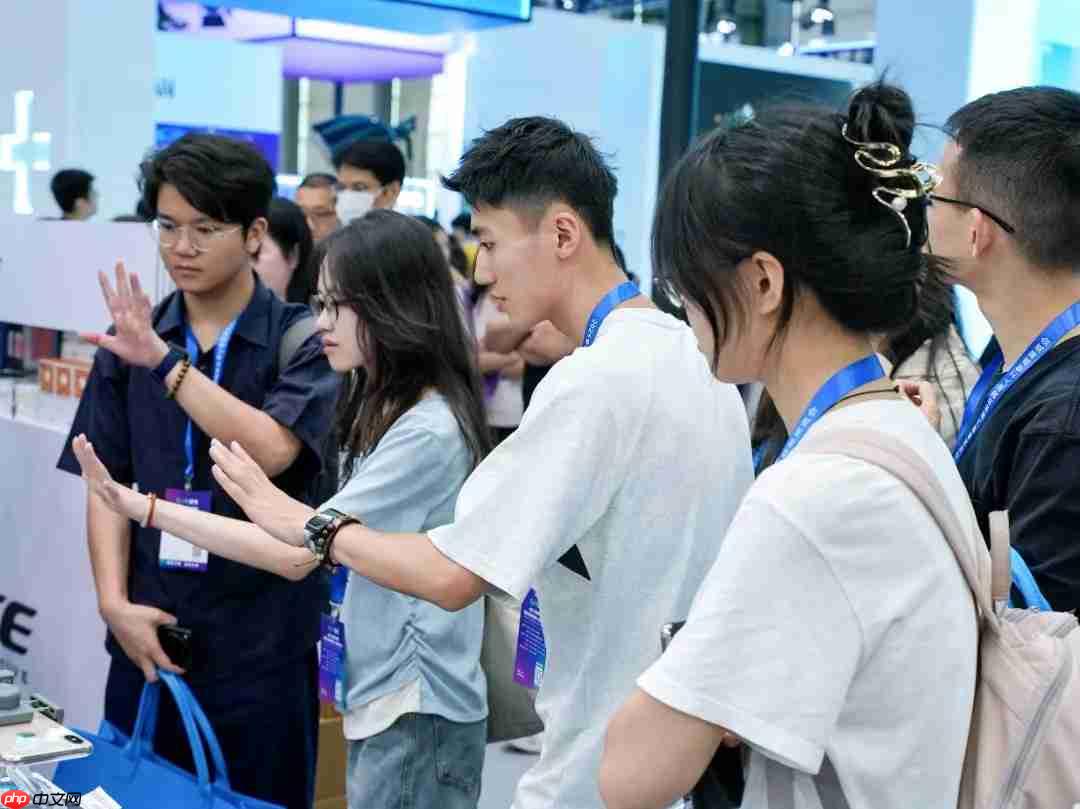 未来科技撞上青春活力，AI展会玩出新高度！