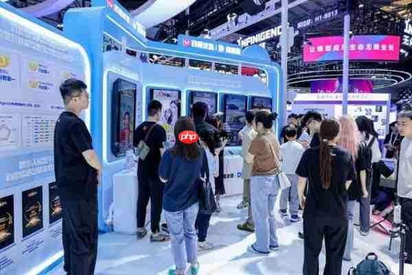 WAIC 2025,我们闯进了超级头部主播的“造星梦工厂”NOVA