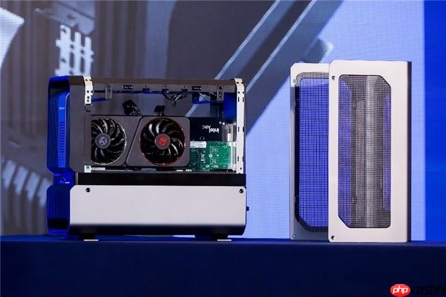 空间压缩术：英特尔携生态伙伴推出高性能双卡工作站