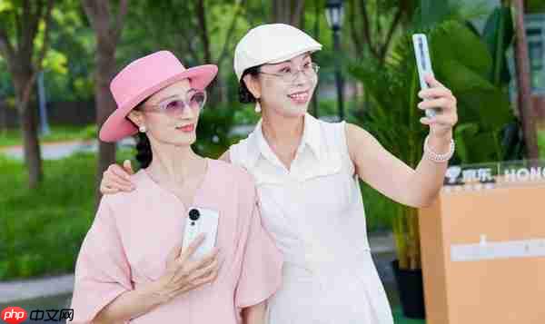 AI一键操控更便捷 京东携手荣耀发布畅玩70 Plus新品