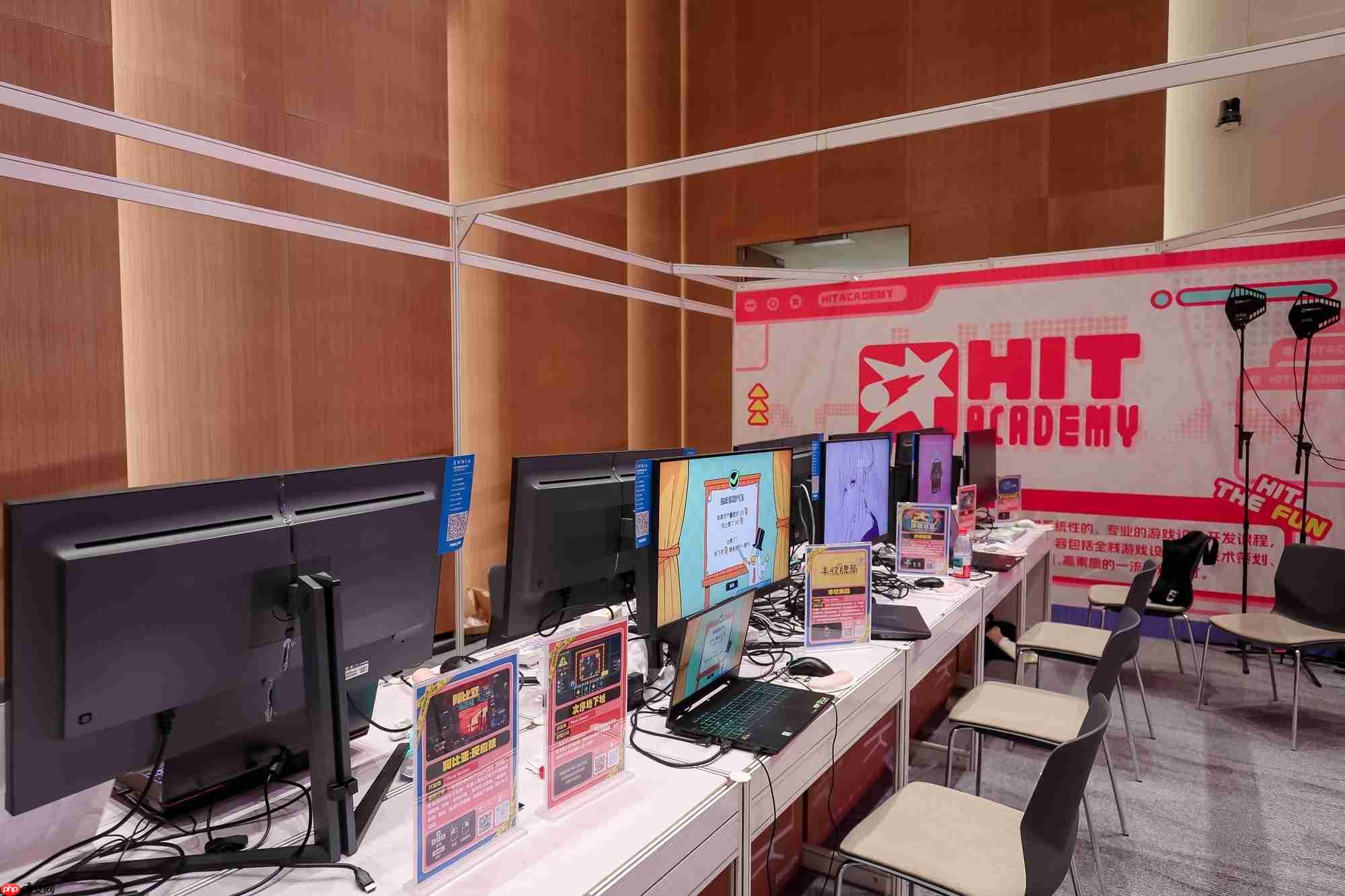 飞利浦EVNIA亮相2025CUSGA,赋能游戏创作新生力量!