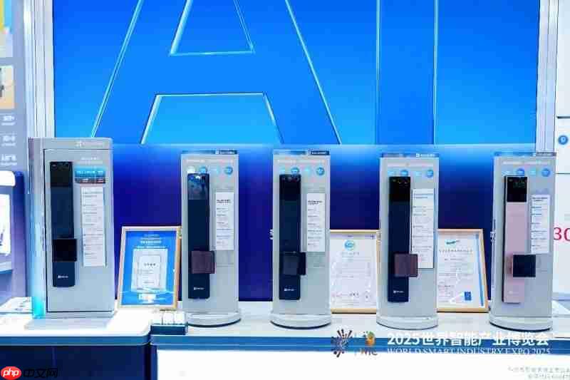 萤石网络闪耀2025智博会,以“+AI”战略勾勒智慧生活新图景