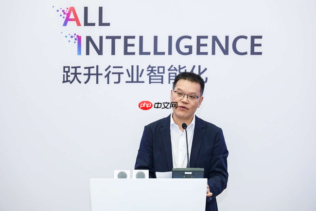 华为联合伙伴发布城市交通大模型解决方案