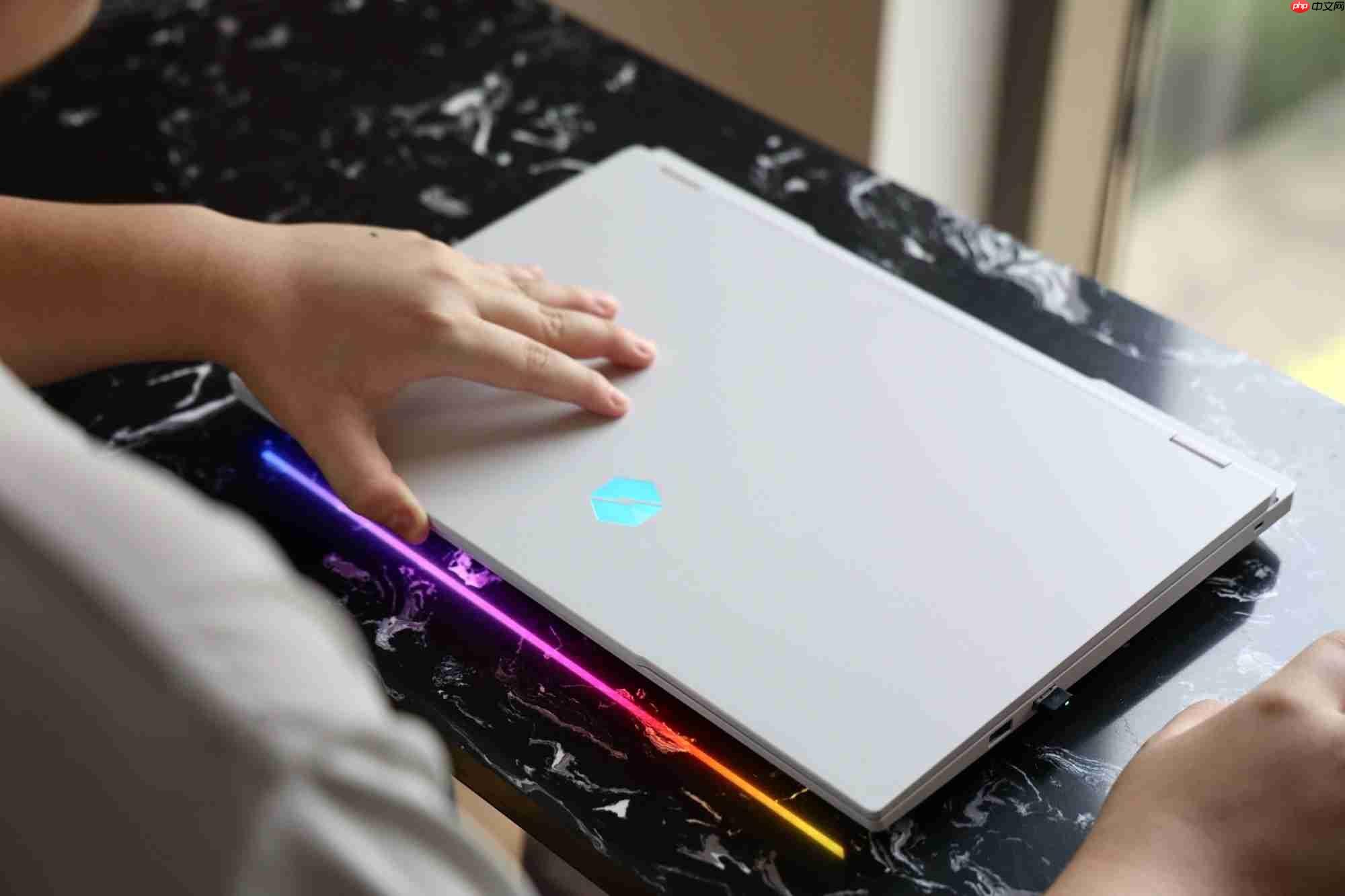 我不选了,性能和安静我全都要!年轻人的第一台“六边形战士”游戏本