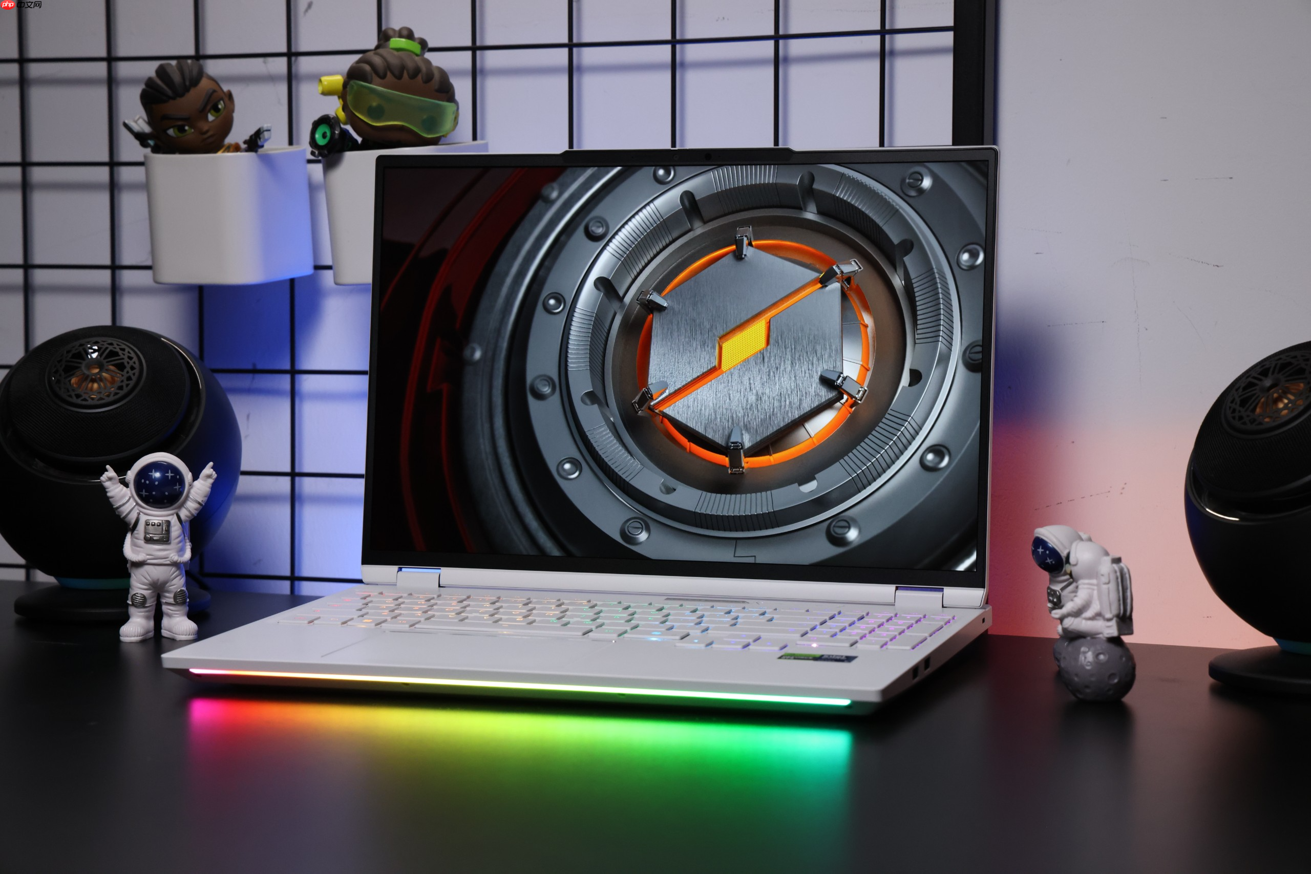 我不选了,性能和安静我全都要!年轻人的第一台“六边形战士”游戏本