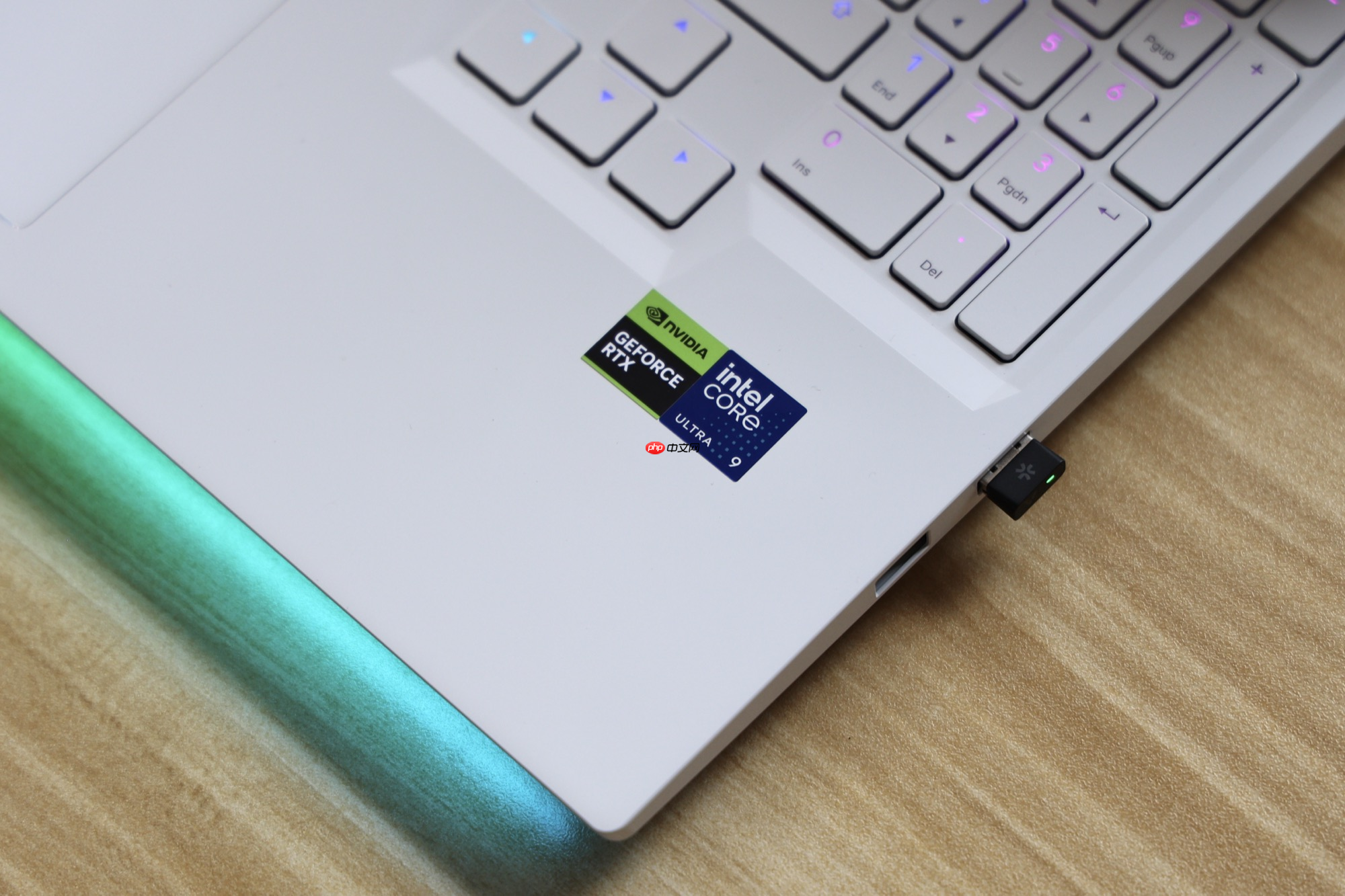 我不选了,性能和安静我全都要!年轻人的第一台“六边形战士”游戏本