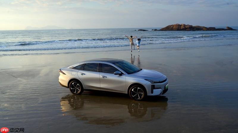 荣威纯电D6以72.8%得房率，承包十万级家轿幸福感