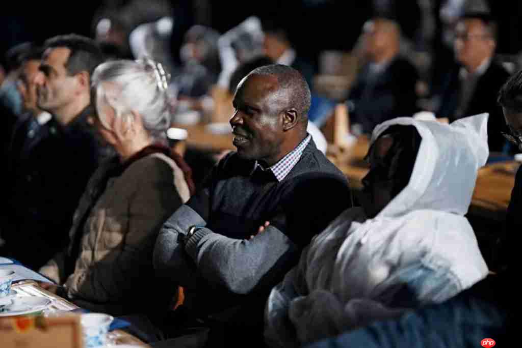 “国际朋友圈”扩容！11国驻华大使为雨城点赞 ——“‘一带一路’乡村振兴·文化交融”驻华大使走进雨城区公益交流活动侧记