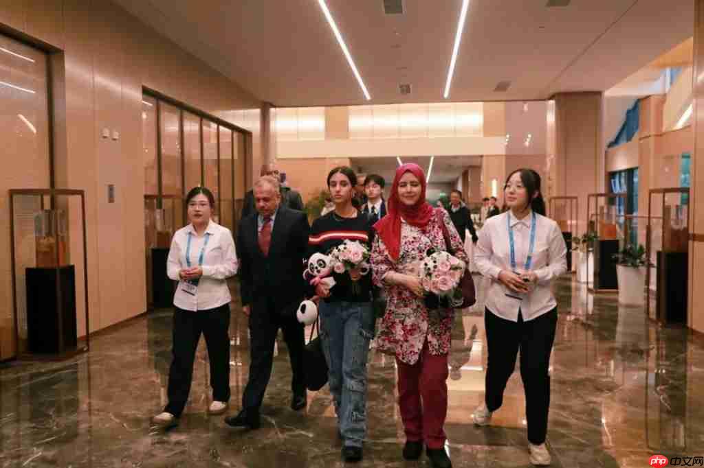 “国际朋友圈”扩容！11国驻华大使为雨城点赞 ——“‘一带一路’乡村振兴·文化交融”驻华大使走进雨城区公益交流活动侧记