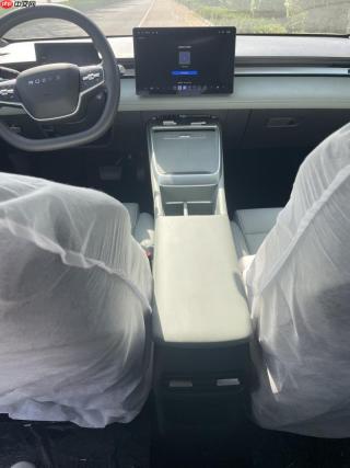 月薪4000买电车？荣威D6三重补贴+7.98万起，10万电车性价比