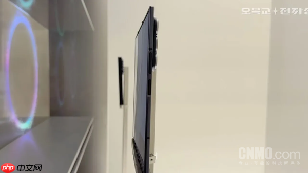 三星Z TriFold三折叠更多细节曝光!外观与Fold7相似