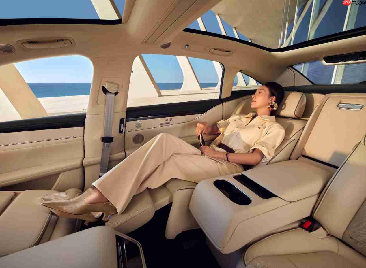 销量背后的豪华新定义!新款享界S9为何能在开订2个小时突破3000台?