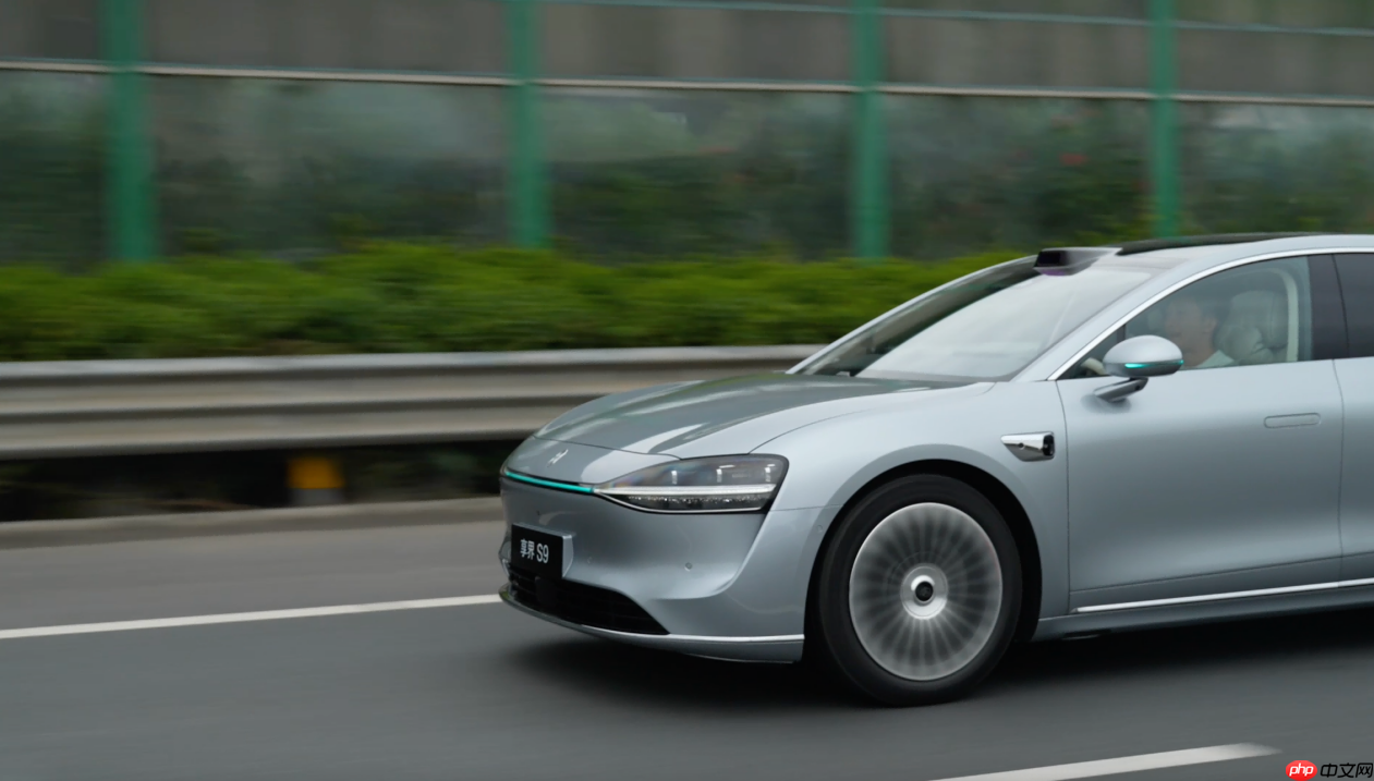 新款享界S9续航首测视频发布，扎实续航更显旗舰9系实力