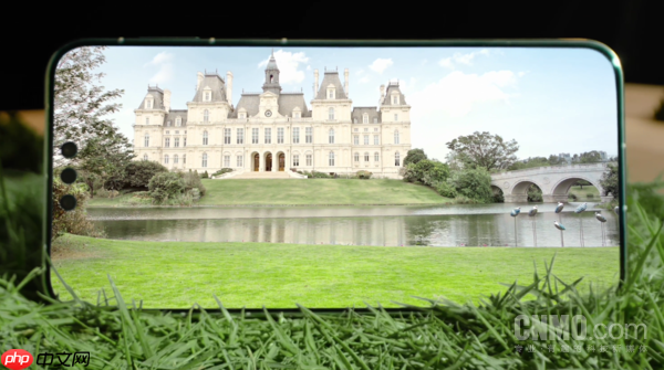 余承东公布华为Mate80 Pro Max外观！三挖孔直屏设计