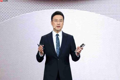 首发主动散热技术及方舟内存引擎 HUAWEI Mate 80 Pro Max 风驰版重构旗舰体验