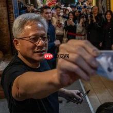 英伟达中国AI芯片市占率跌破60%！ 国产替代加速突围