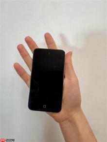 微信员工晒出微信首个版本测试机——iPod touch 4！
