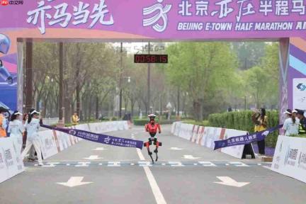 机器人马拉松一战成名:荣耀的跨界之战为什么能成功?