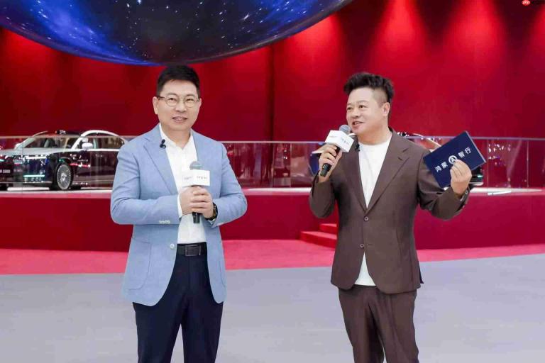 10999元阔折旗舰太火爆!华为Pura X Max开售即断货