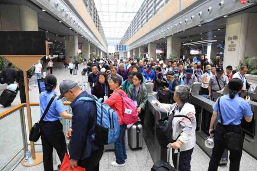 铁路赋能文旅融合 2026年首趟“京和号”旅游专列启程