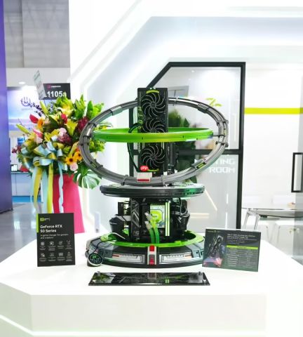 万丽30周年庆：推出锻造碳纤维RTX 5080限定版显卡