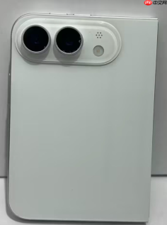 折叠屏iPhone机模细节再曝光 或以iPhone Ultra命名