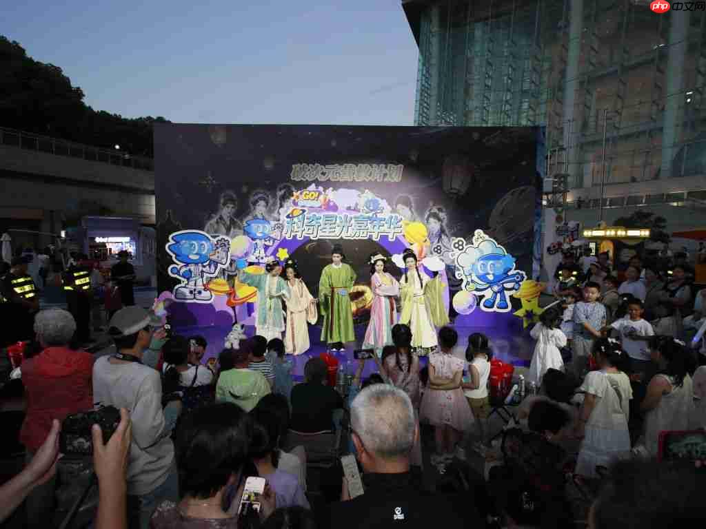 夜市、夜游、夜探,花样玩法带热夏夜消费