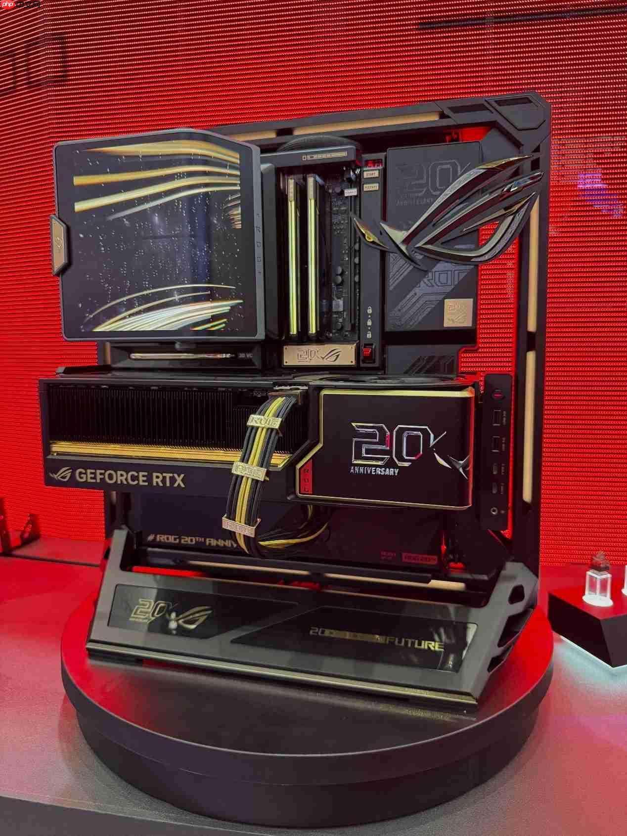 ROG20周年新品显卡荣耀上线ROGASTRAL夜神RTX5090Dv2性能加冕