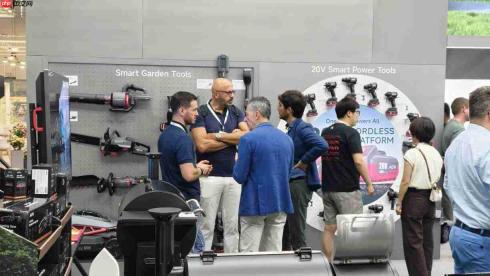 劳尼克斯亮相 spoga+gafa, 展示智能户外作业新品矩阵