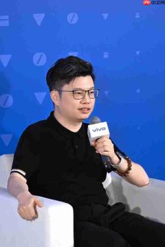 vivo黄韬：折叠屏竞争已从硬件转向体验，同代只做一个版本