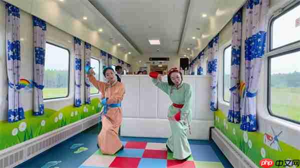 “呼伦贝尔森林之约·大兴安岭号--星光列车·天翼之旅”旅游专列首发 绘就北疆林海交旅融合新画卷