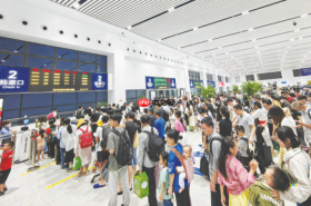 铁路暑运高峰将至 家庭出游计次票怎样买划算?