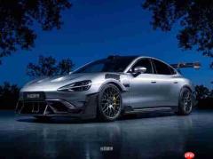 新款小米SU7 Ultra渲染图曝光：巨型尾翼视觉拉满