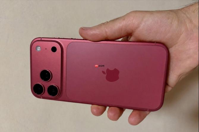 iPhone 18 Pro Max影像规格曝光：三主摄均为4800万