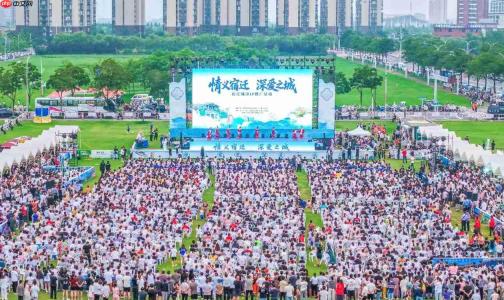 京东“希望足球”公益项目落地宿迁 将为当地中学捐建足球操场