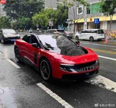 法拉利首款纯电Luce国内现身!满满科技感 售价398万