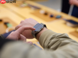 古尔曼双爆料：Apple Watch S12陶瓷材质或回归，苹果正研发圆屏、无屏全新穿戴形态